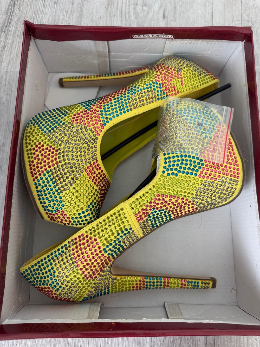 Breckelles Yellow Multicolor Rhinestone Platform Pumps - Picture 5 of 5